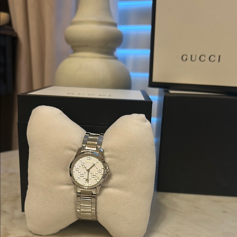Gucci timeless GG Silver Watch-new